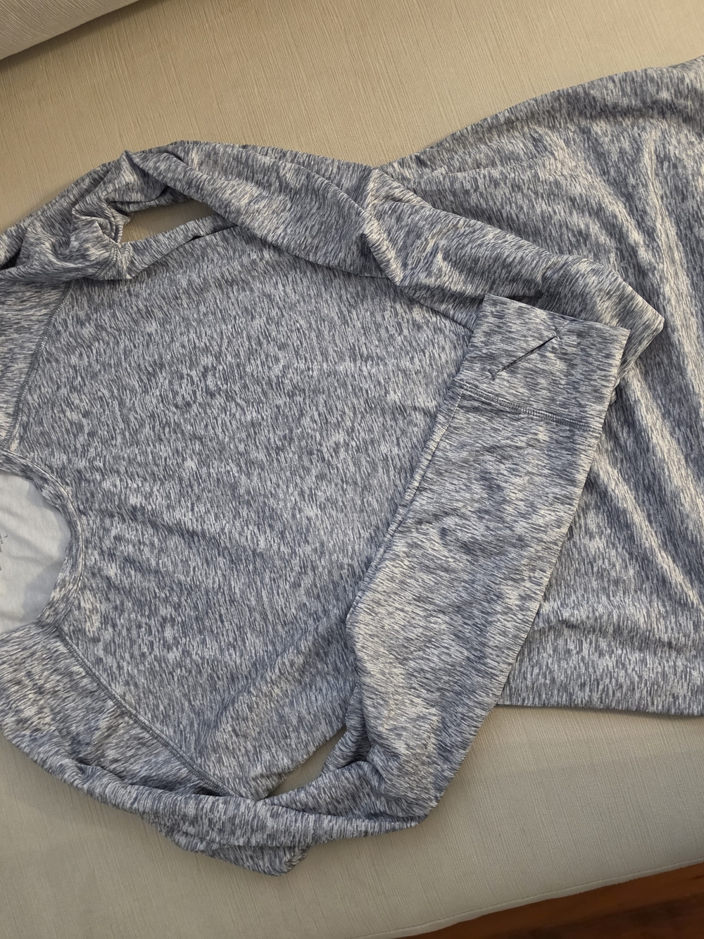Cuddl Duds Heathered Light Gray Long Sleeve Top